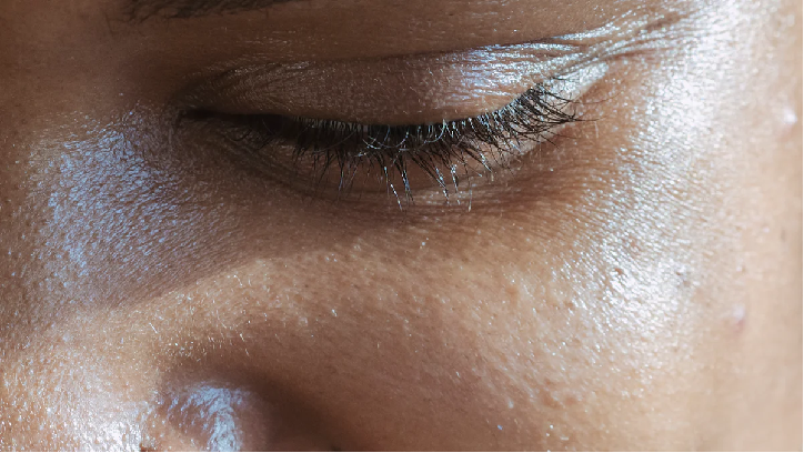 Mens eyebrow piercing holds significant cultural importance, with a rich history dating back to ancient civilizations such as the Aztec and Mayan cultures.